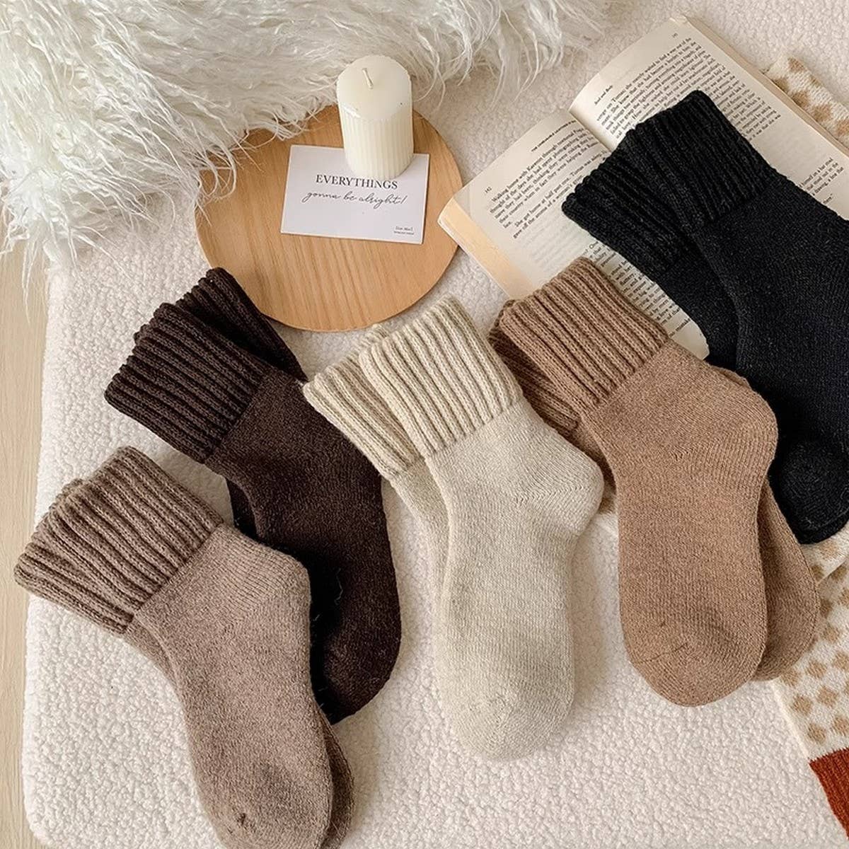THICK RIBBED KNIT WARM CREW SOCKS