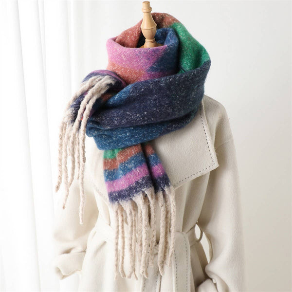 MODERN COMMUTER TRIANGLE FRINGE WINTER SCARF