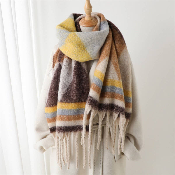 MODERN COMMUTER TRIANGLE FRINGE WINTER SCARF