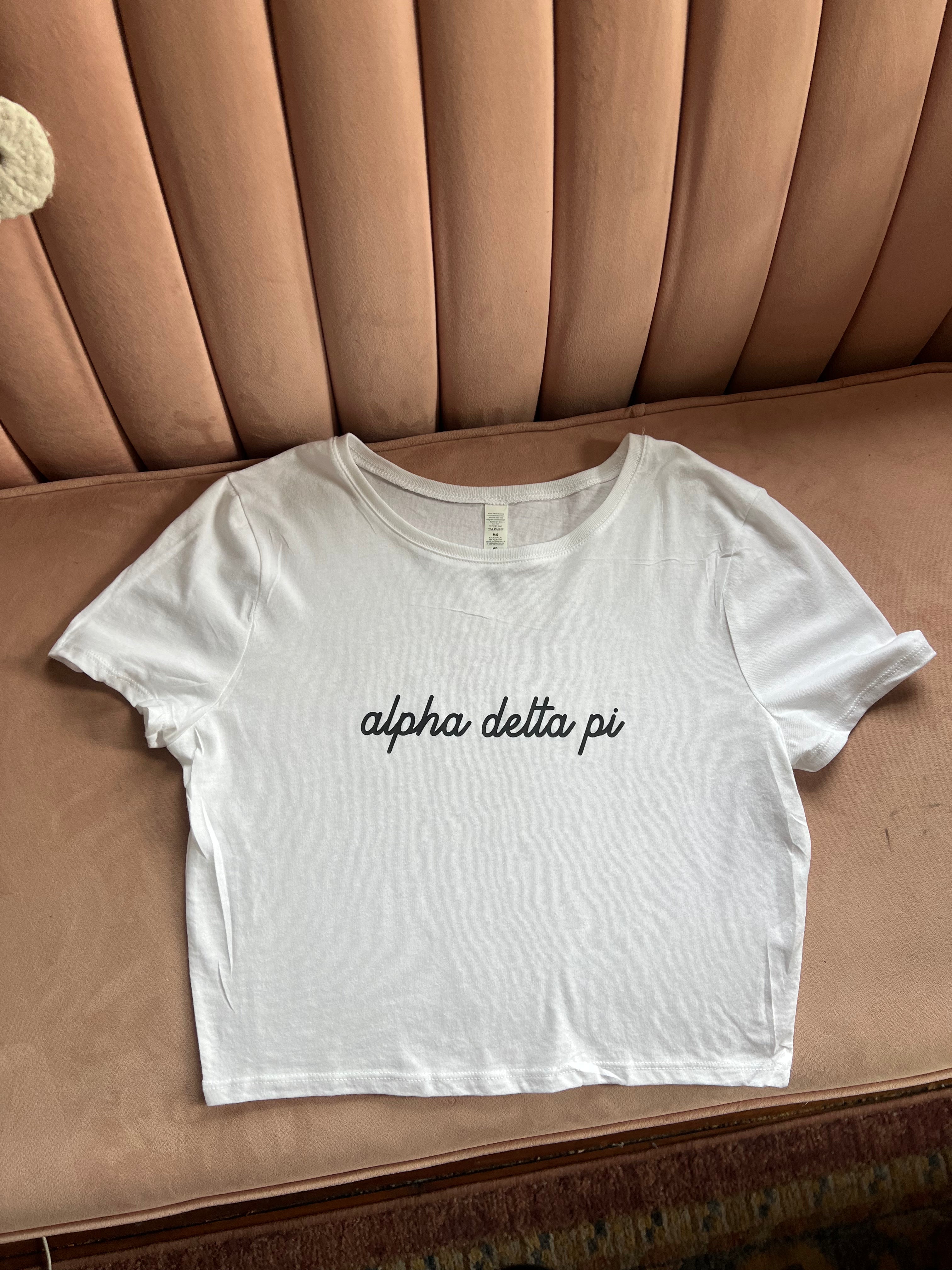 ALPHA DELTA PI SCRIPT CROP TEE