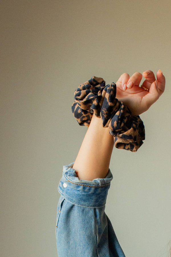CHUNKY CHEETAH JUMBO SCRUNCHIE
