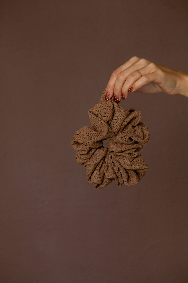 MOCHA JUMBO SCRUNCHIE
