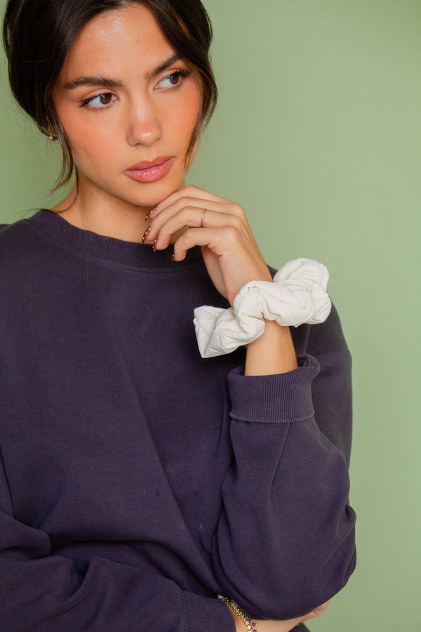 WHITE PUFFER OVERSIZED SCRUNCHIE