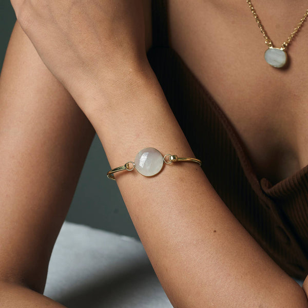 GOLD PLATED BRACELET WITH SEMI-PRECIOUS STONE - MOONSTONE