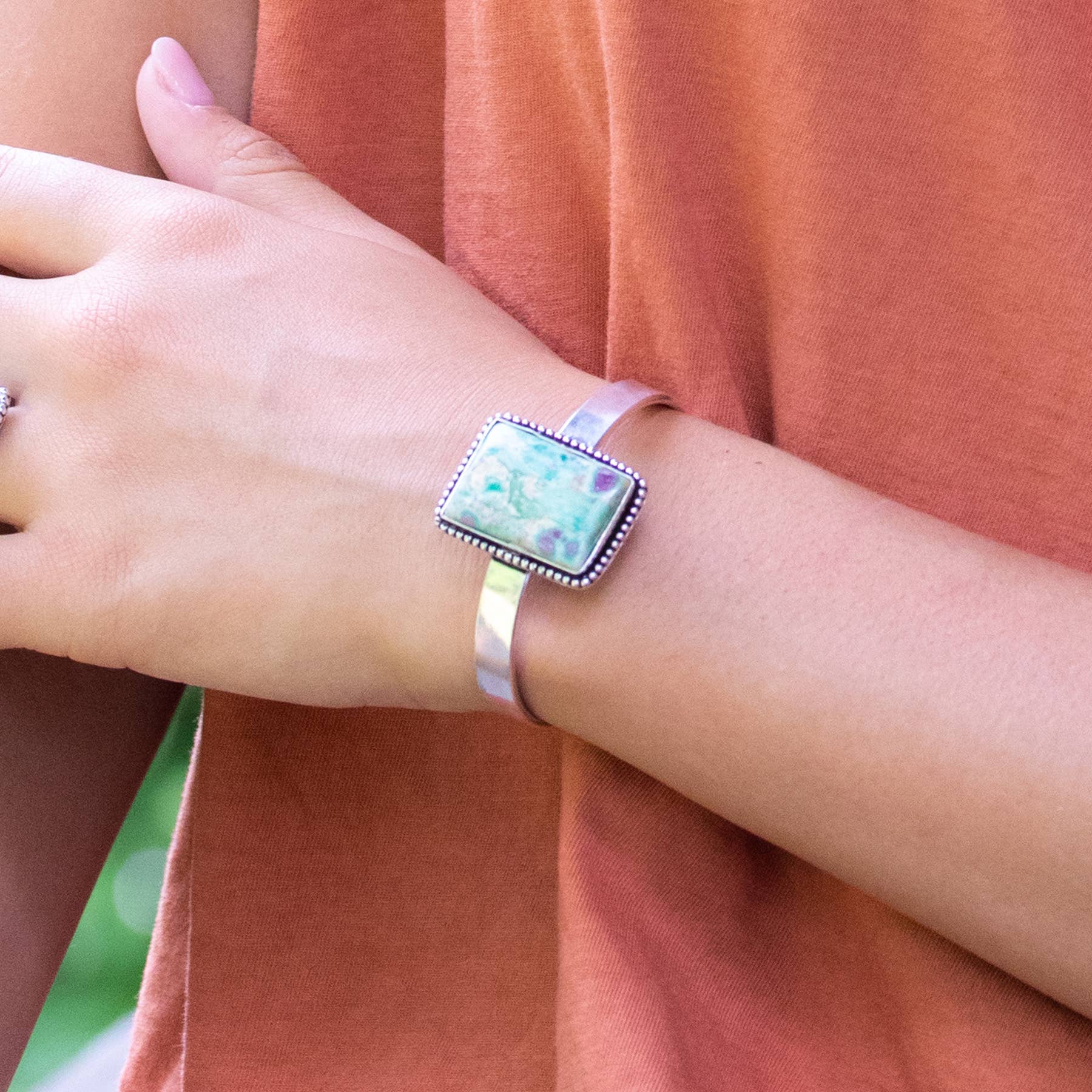 HANDCRAFTED KASHI SEMIPRECIOUS STONE CUFF - RUBY FUCHSITE