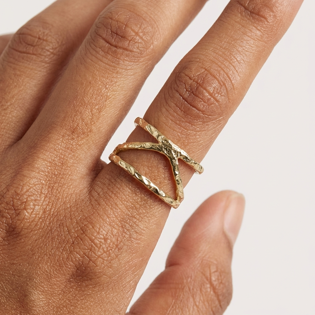 GOLD PLATED ADJUSTABLE RING - CENTER CURVED LINE