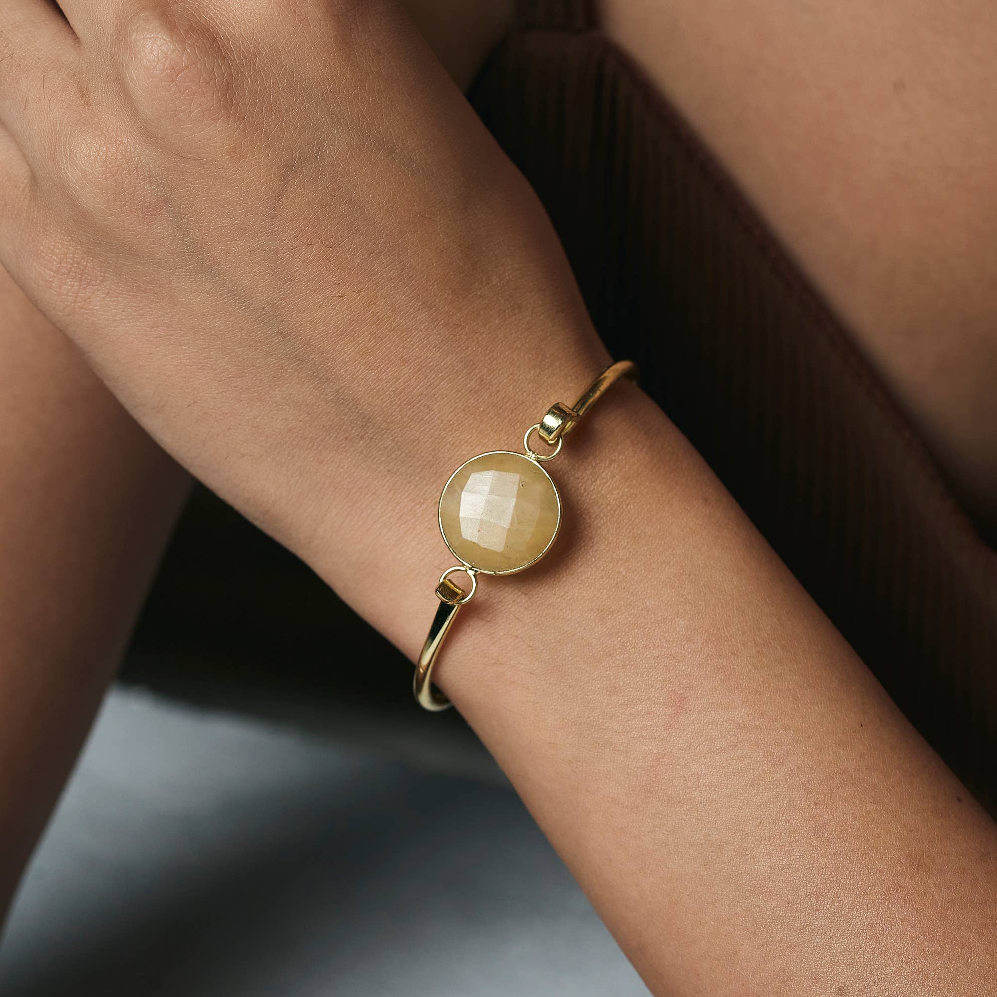 GOLD BRACELET WITH SEMIPRECIOUS YELLOW AVENTURINE