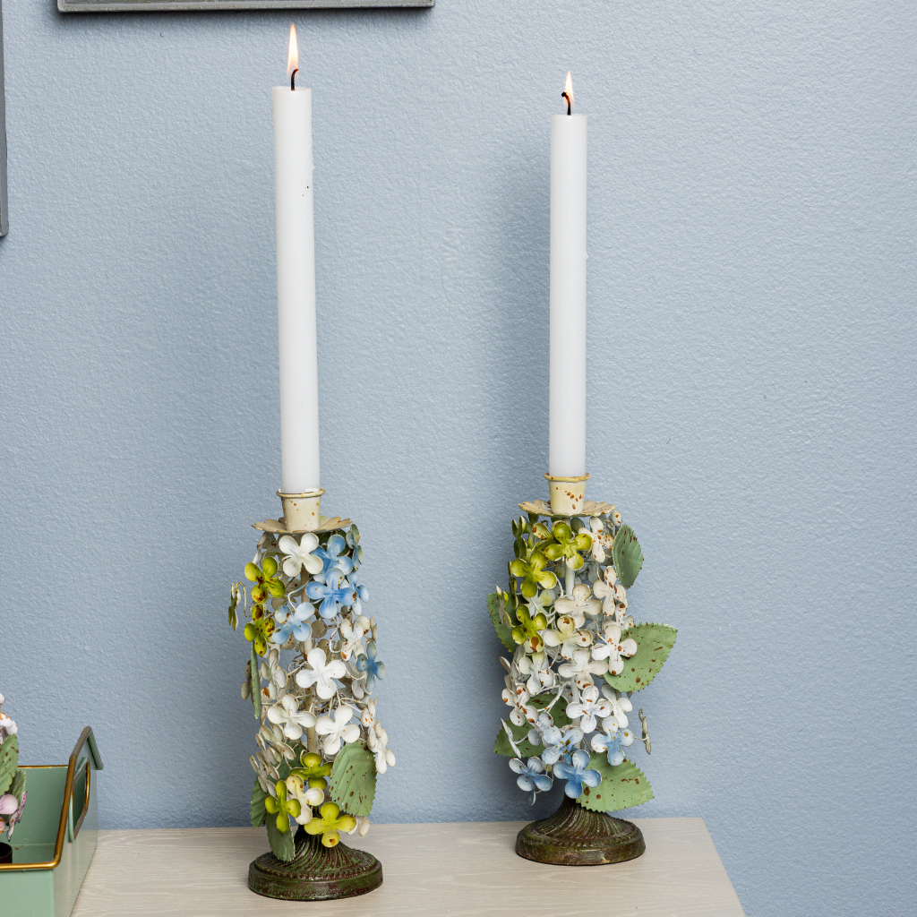 DAINTY METAL HYDRANGEA CANDLE HOLDER