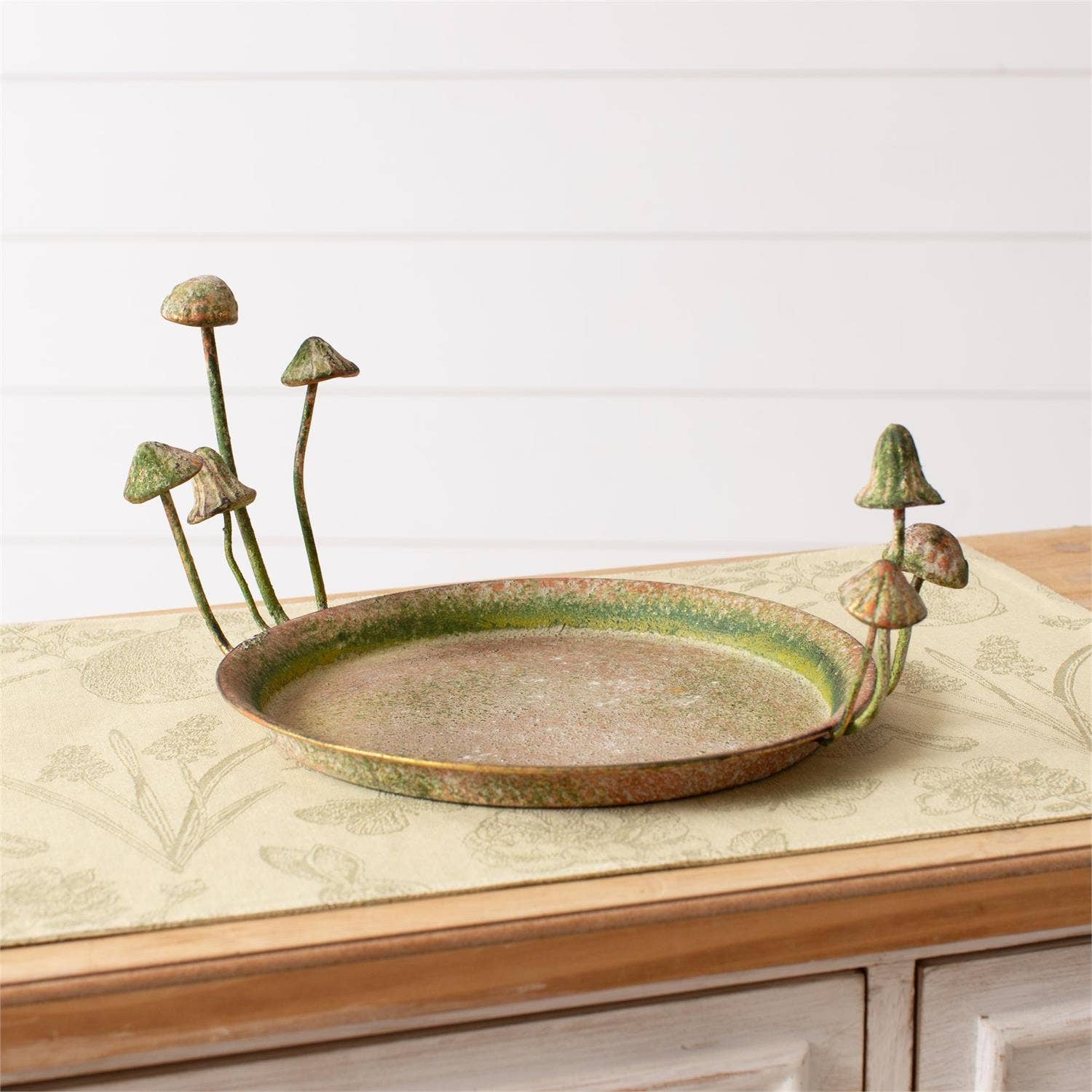 RUSTIC METAL TRAY WITH MUSHROOMS