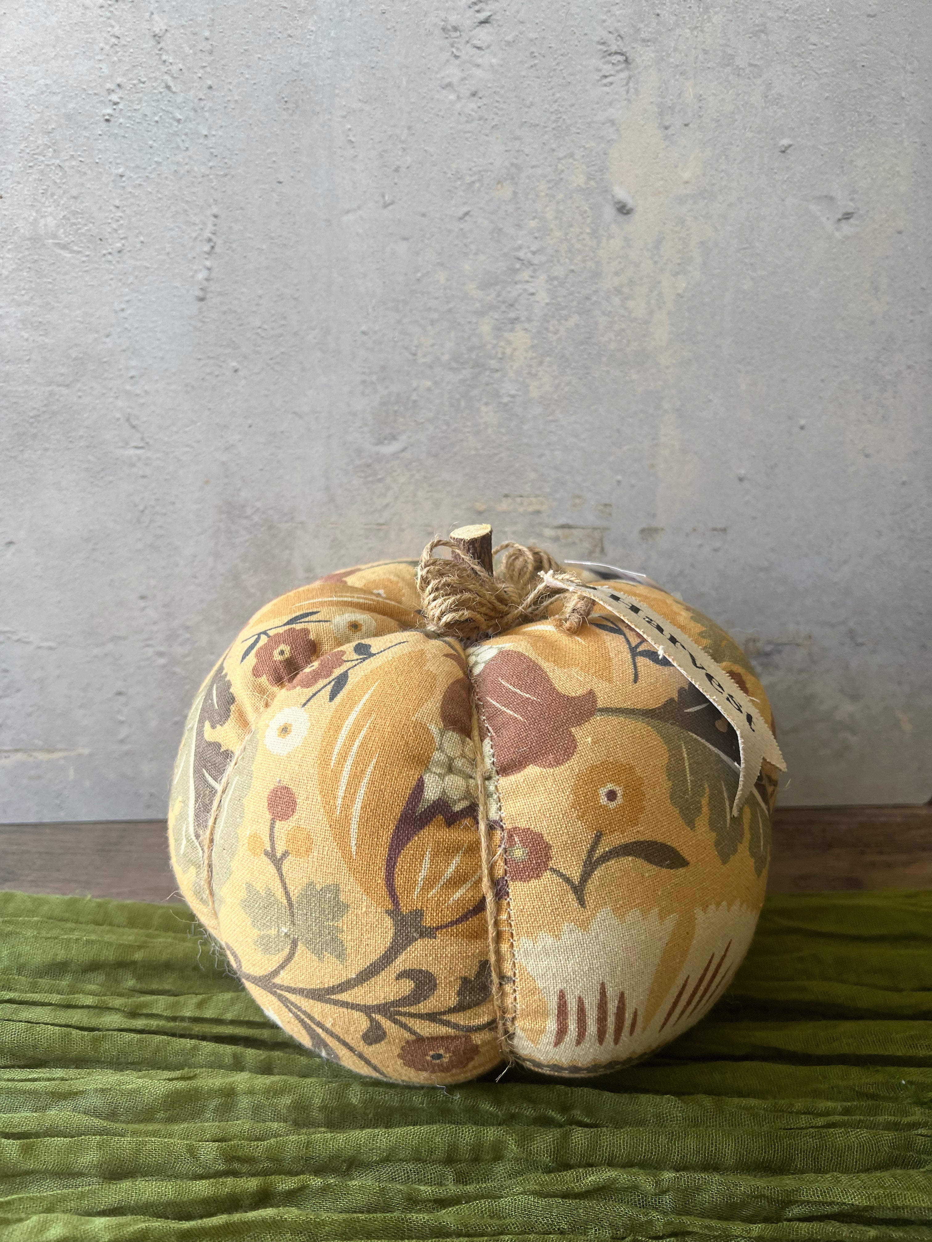 HARVEST PUMPKIN, FLORAL PRINT