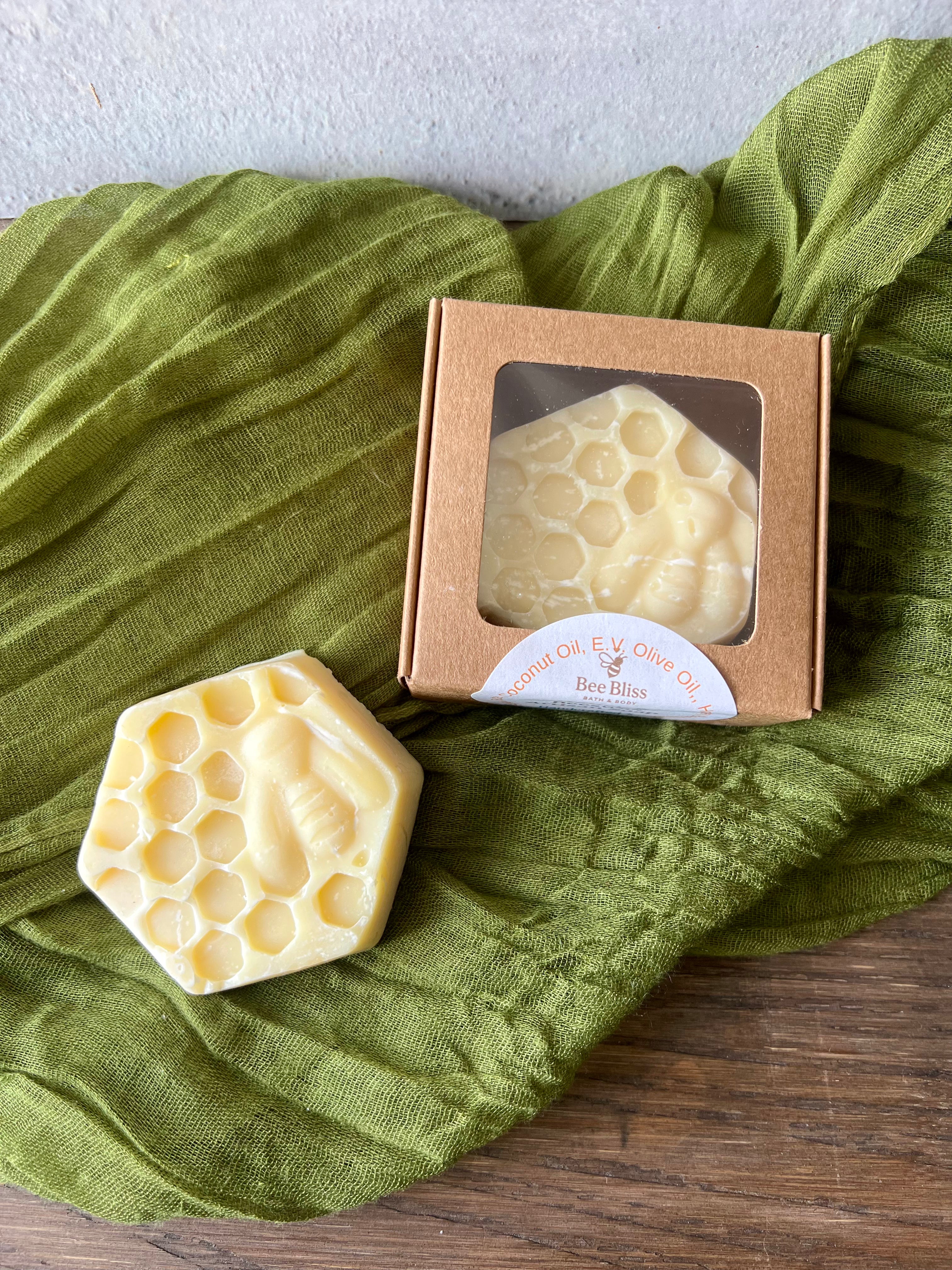 BEE BLISS BATH & BODY BEESWAX SOAP
