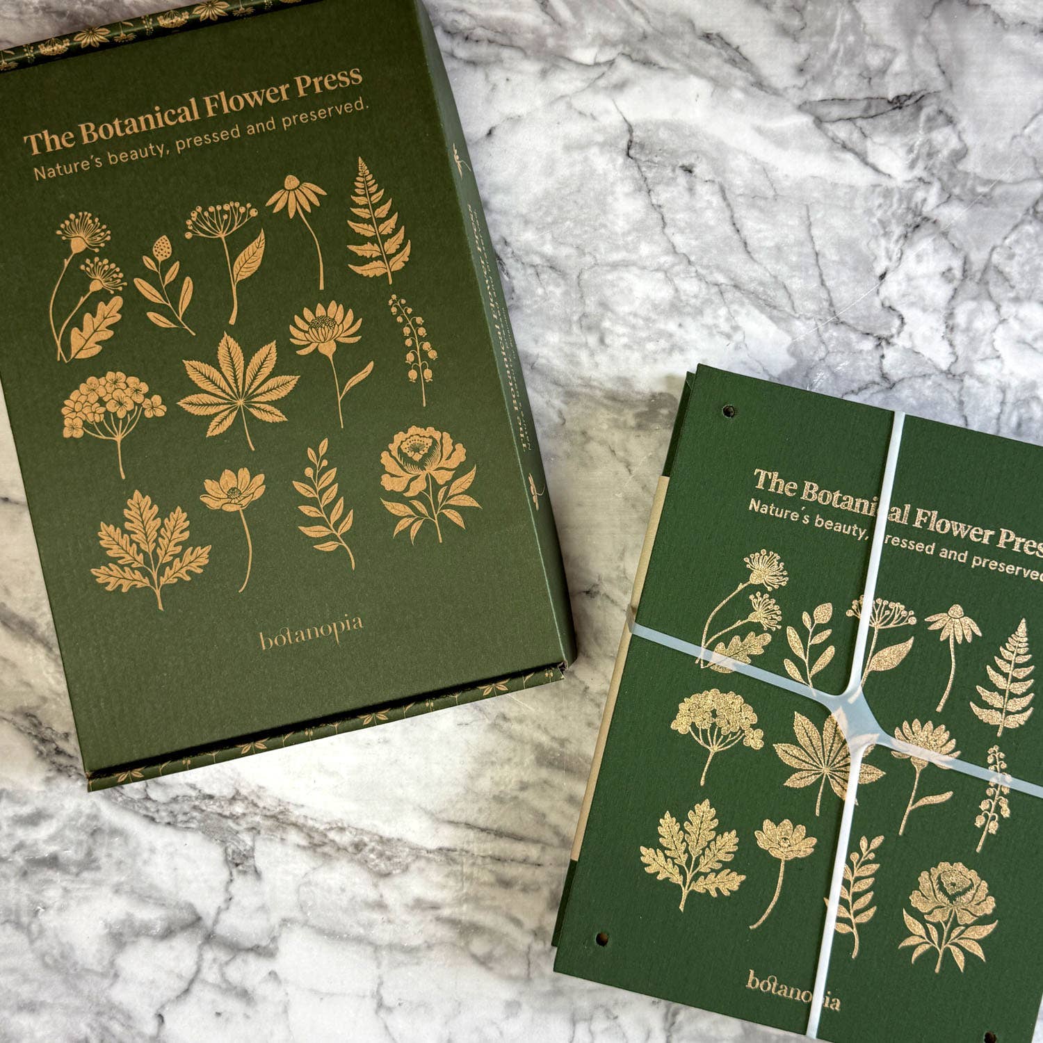 THE BOTANICAL FLOWER PRESS - LINEN COVER & GOLD FOIL