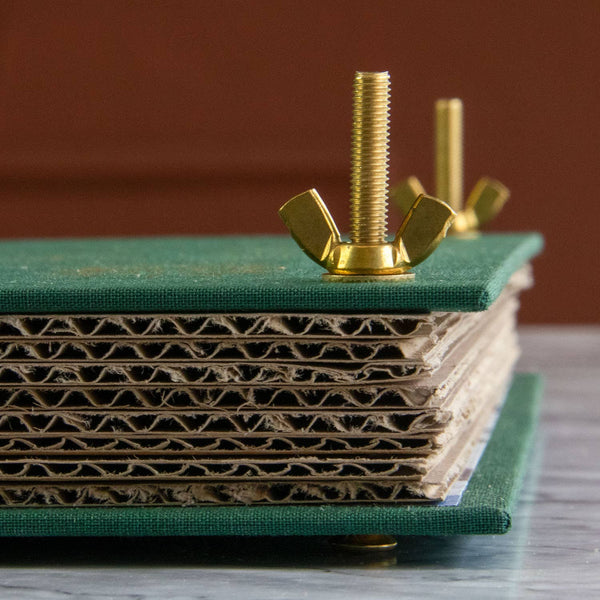 THE BOTANICAL FLOWER PRESS - LINEN COVER & GOLD FOIL