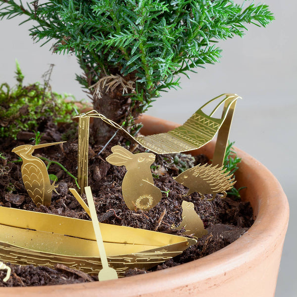 TINY CAMPING FOR YOUR PLANTS