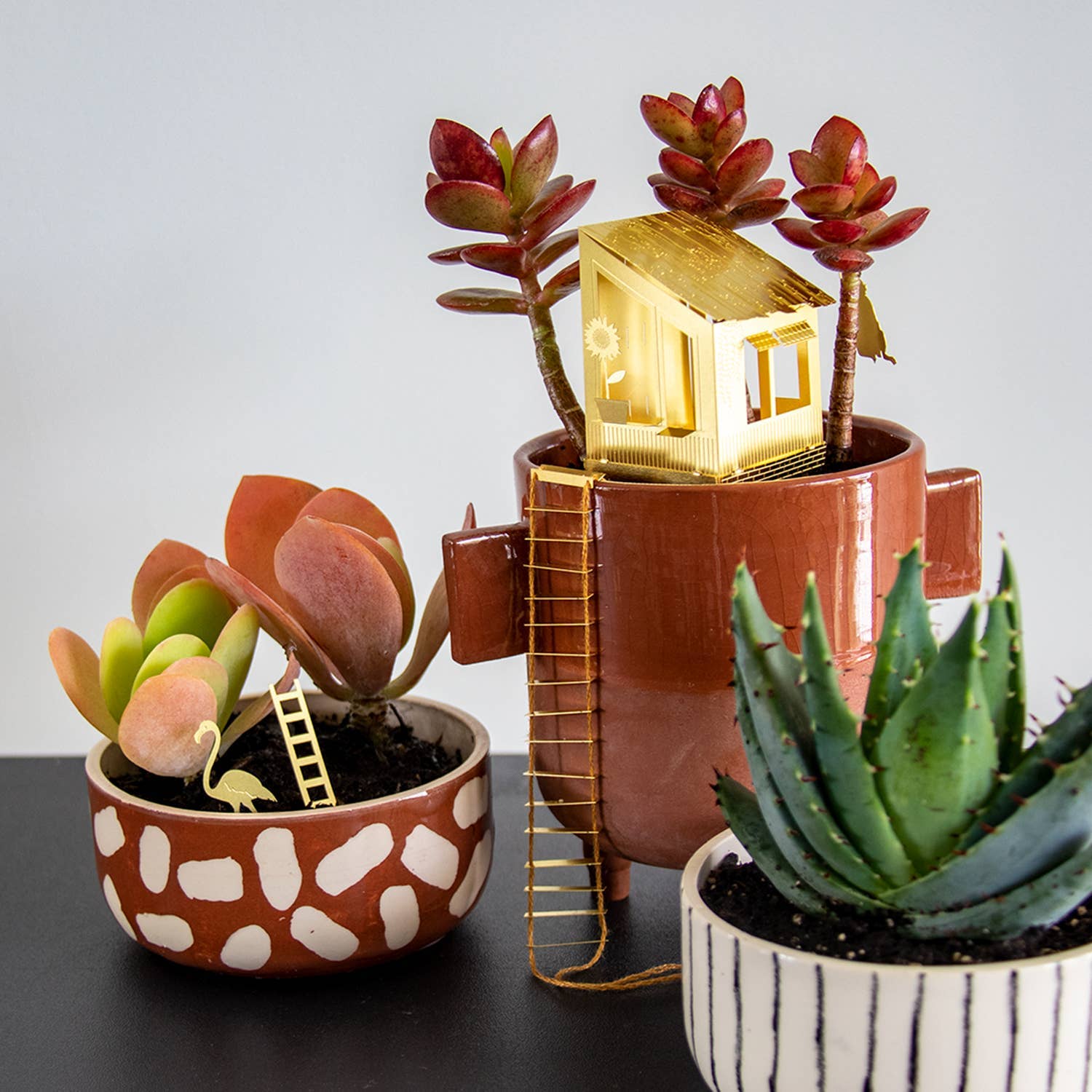 TINY TREEHOUSE FOR YOUR PLANTS