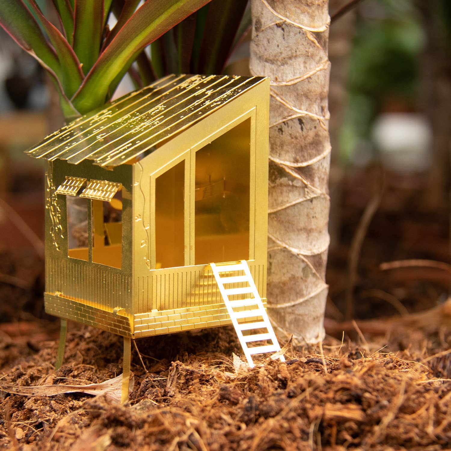 TINY TREEHOUSE FOR YOUR PLANTS