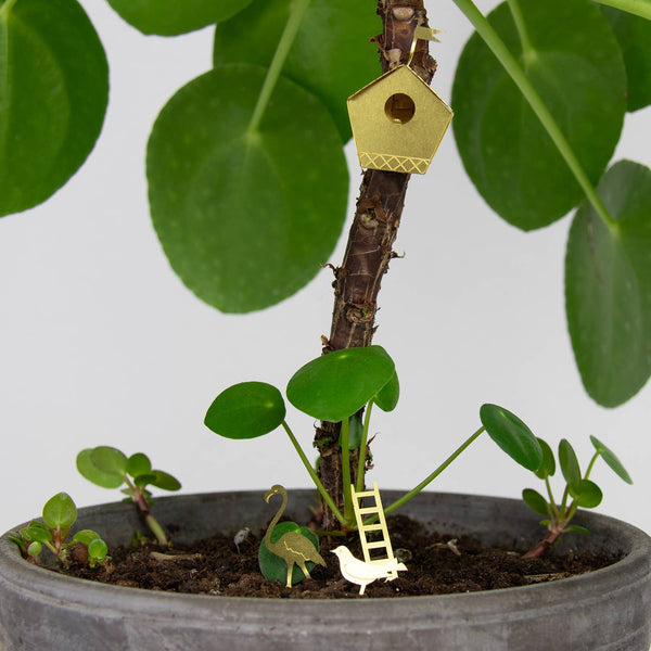 TINY BIRDHOUSE FOR YOUR PLANTS