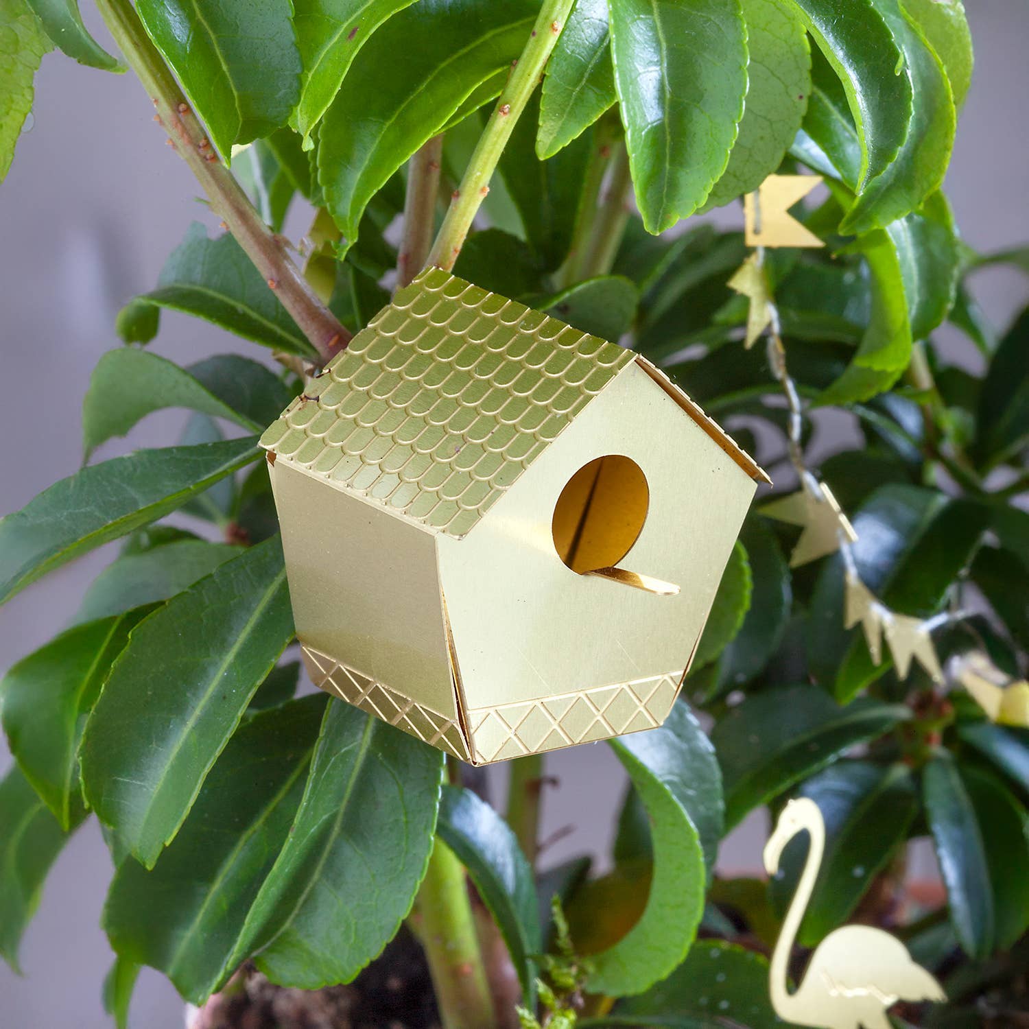 TINY BIRDHOUSE FOR YOUR PLANTS