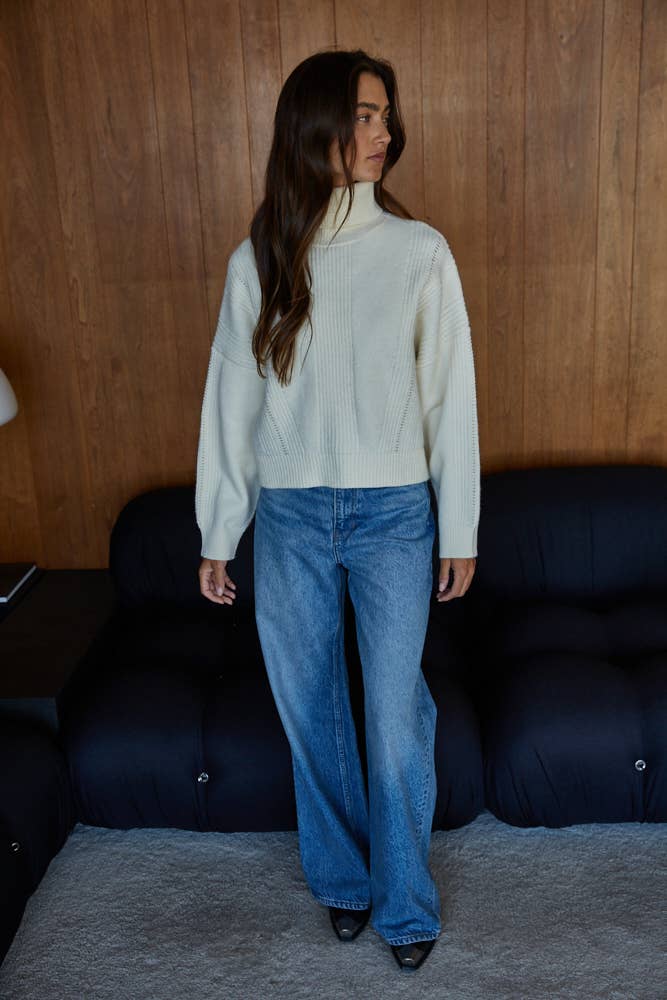 CREAM SEMI-RIBBED KNIT TURTLENECK
