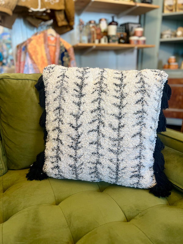 SALE-BLACK WHITE 18" COTTON PRINTED TUFTED PILLOW WITH TASSELS