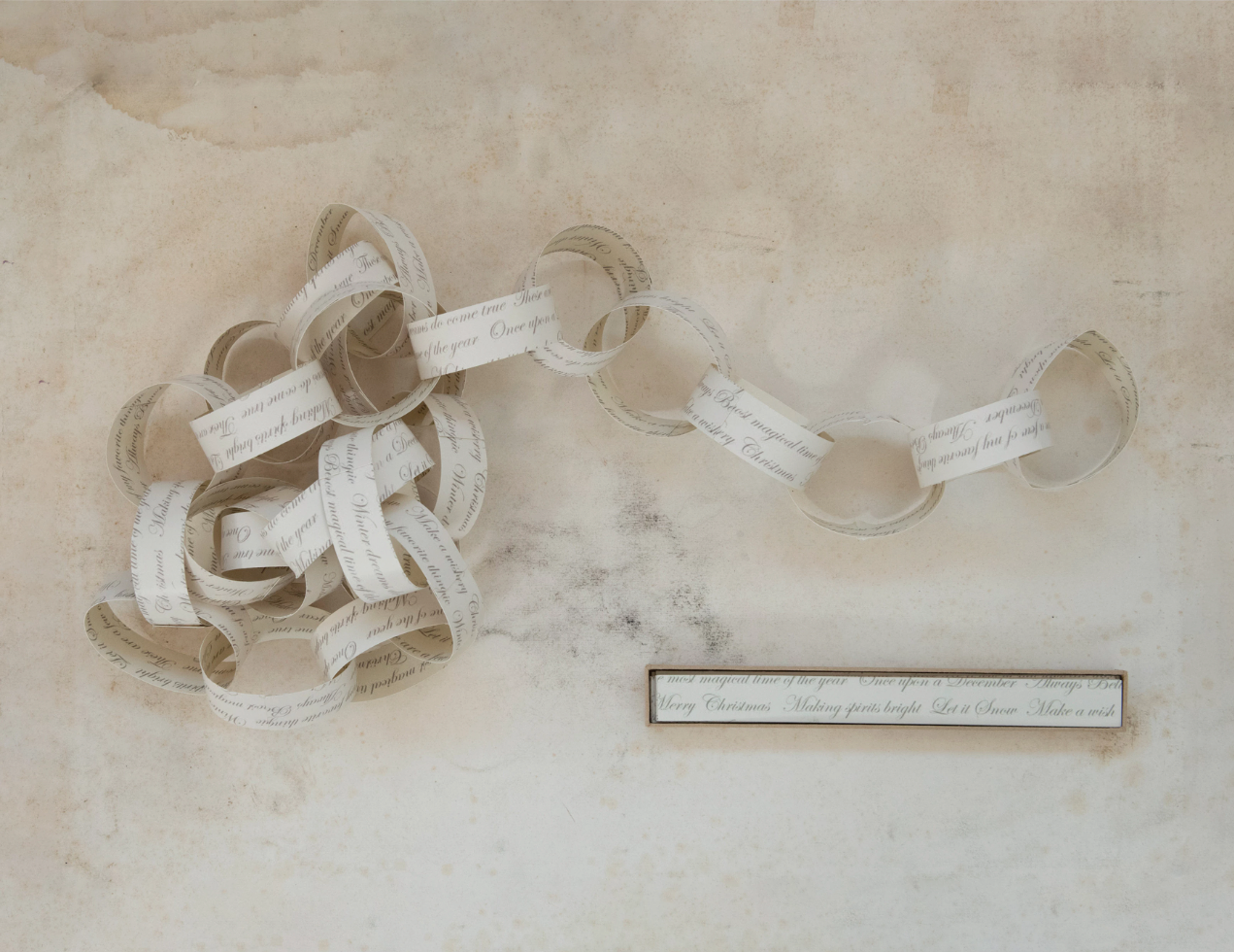 DIY PAPER LINK GARLAND WITH SCRIPT IN KRAFT BOX (CONTAINS 26 PIECES)