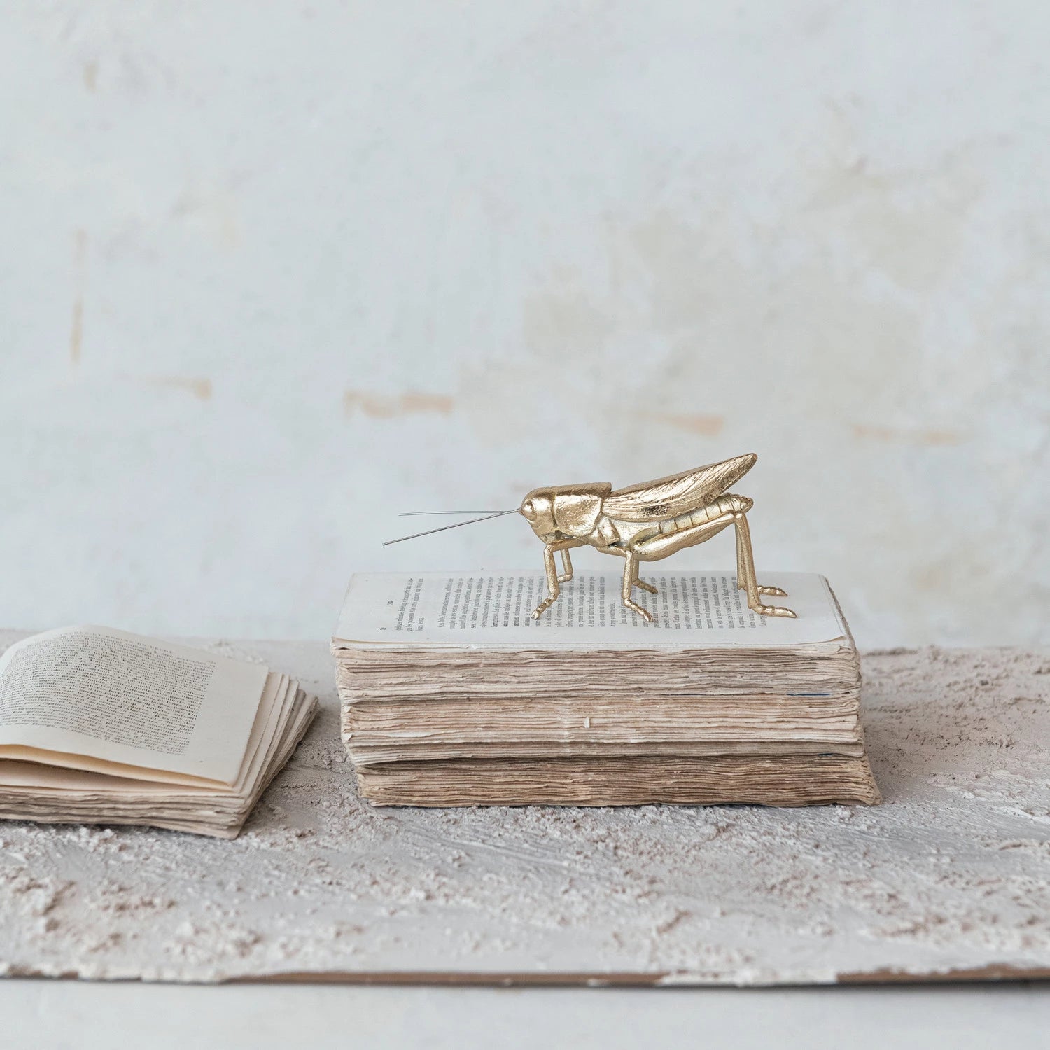 RESIN & METAL GRASSHOPPER, GOLD FINISH