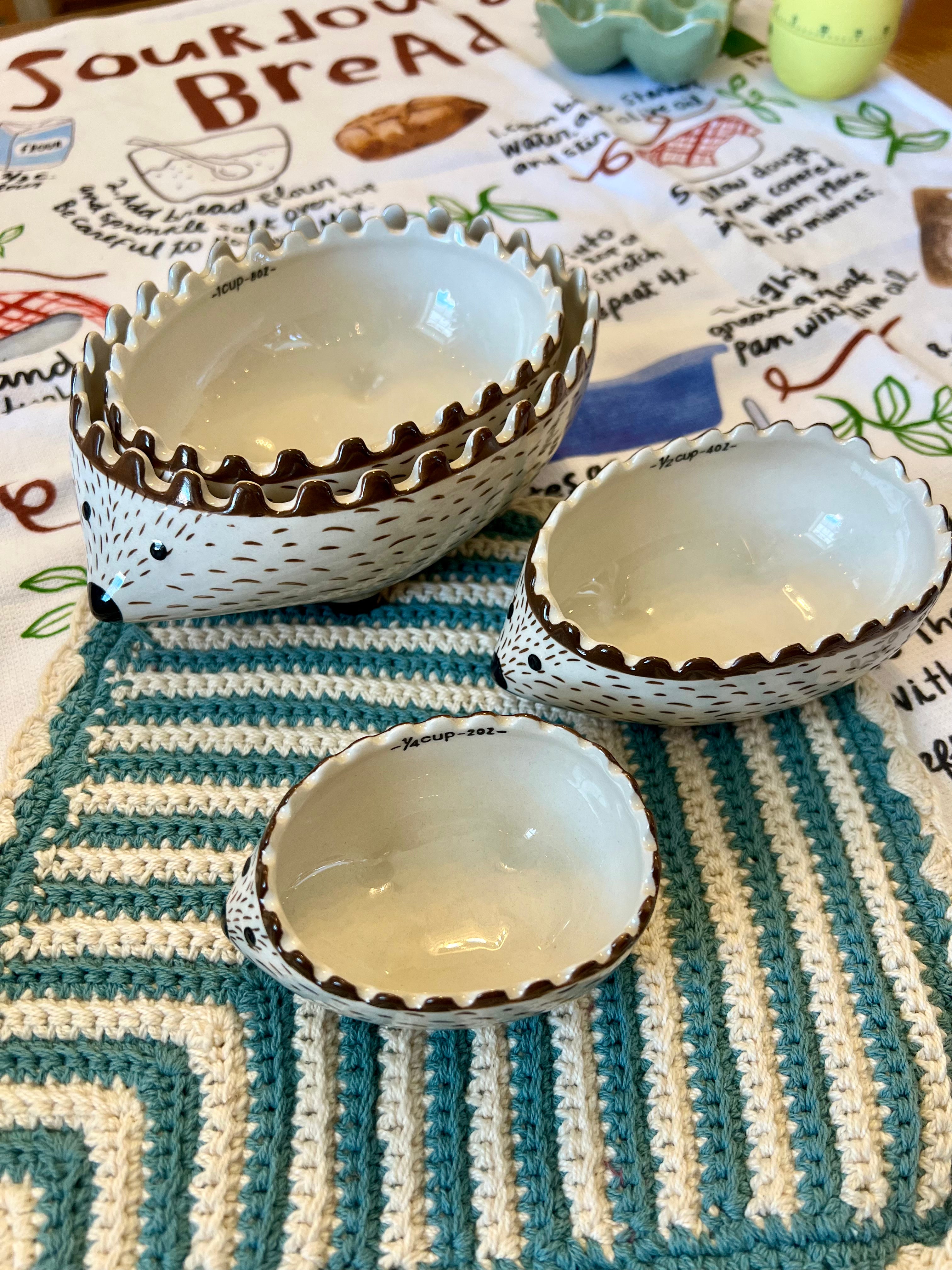 HAND-PAINTED HEDGEHOG MEASURING CUPS, SET OF 4