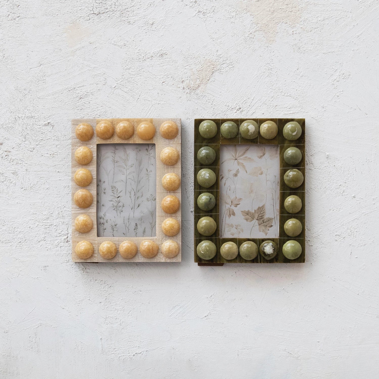 HANDMADE MARBLED RESIN BOBBIN PHOTO FRAME (FOR 4X6 PHOTO)