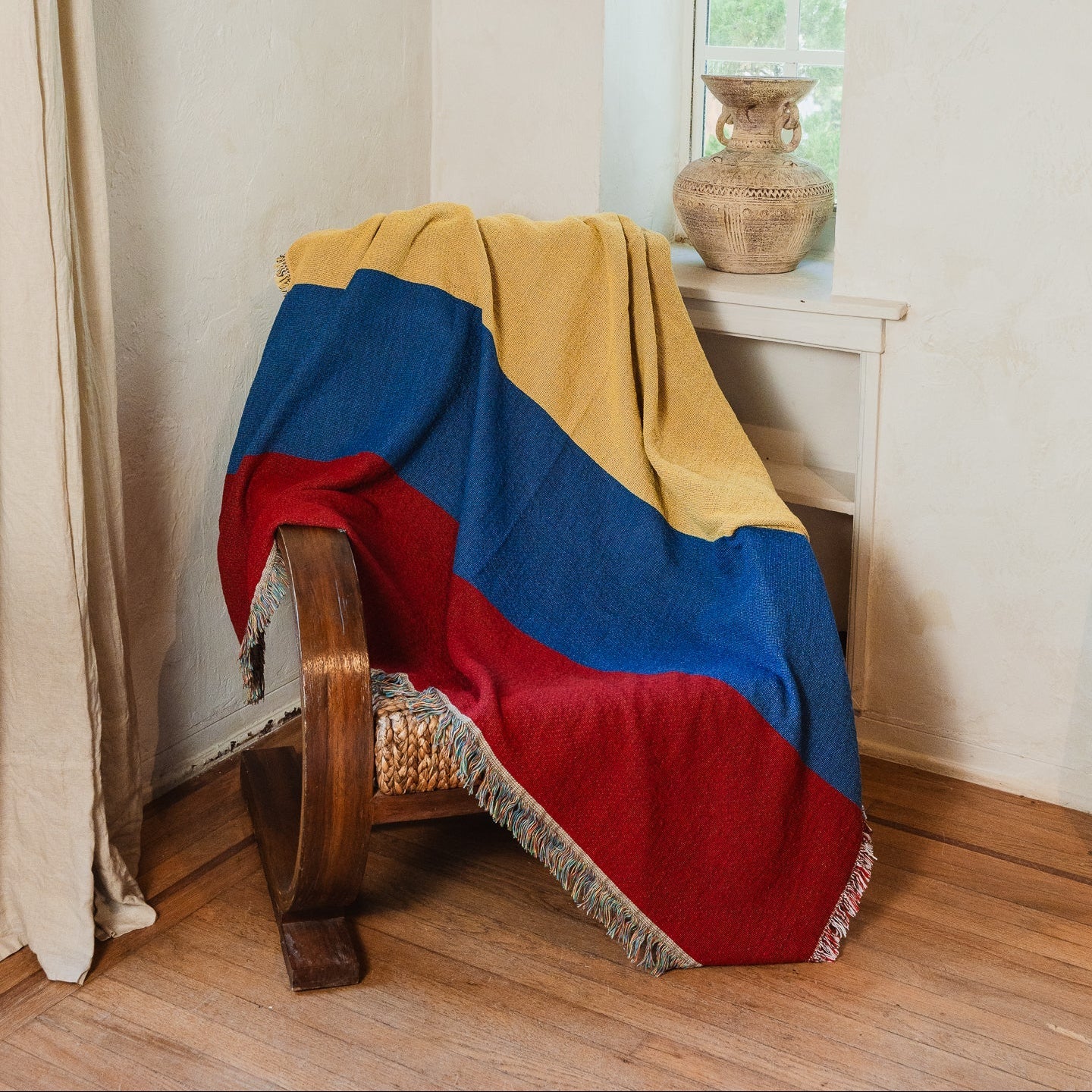 COLOMBIA FLAG WOVEN THROW BLANKET