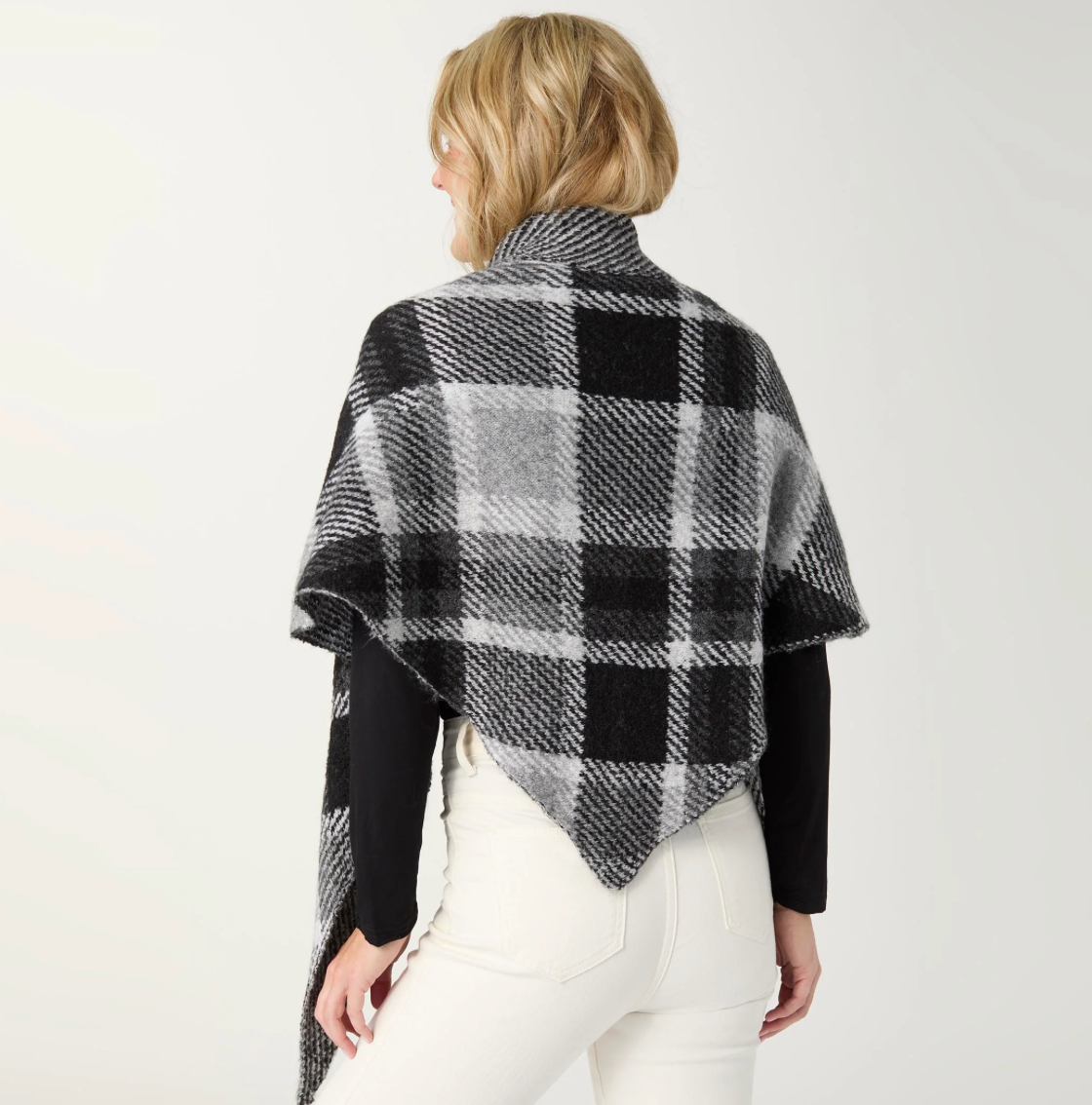 SOREN TRIANGLE SCARF
