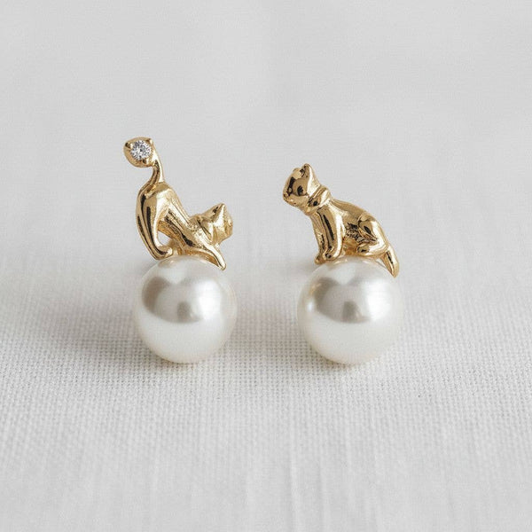 ARTISAN CAT PEARL DROP EARRINGS