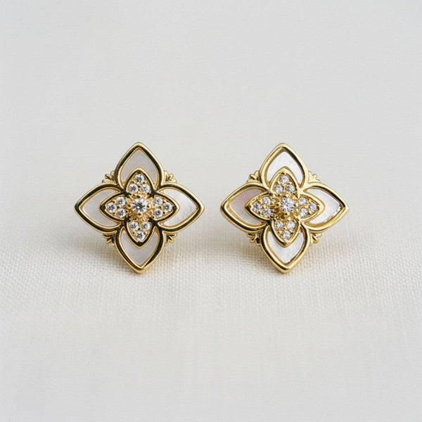 CLOVER SHELL ZIRCON STUD EARRINGS