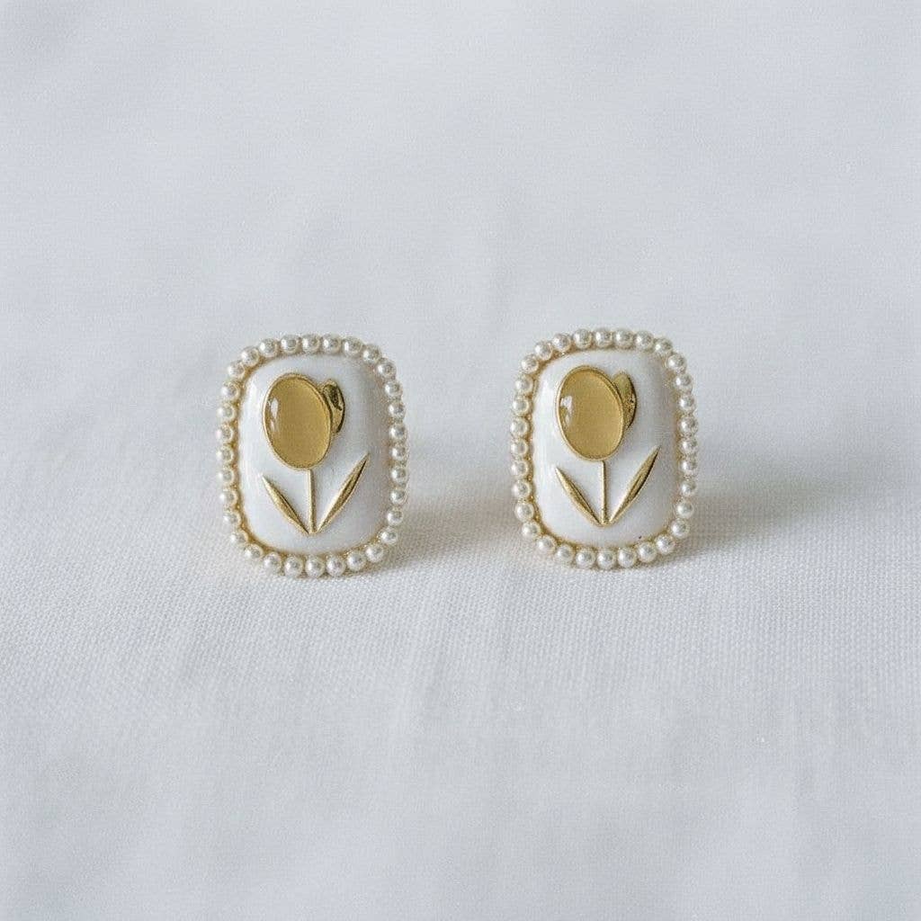 CHARMING TULIP DESIGN DROP EARRINGS