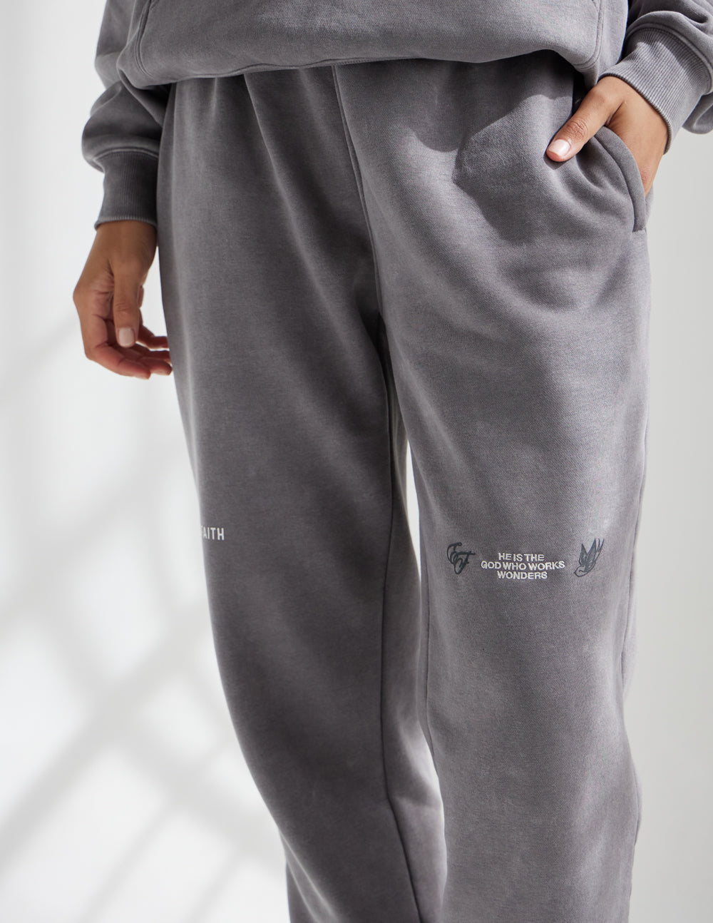 GOD OF MIRACLES UNISEX SWEATPANT