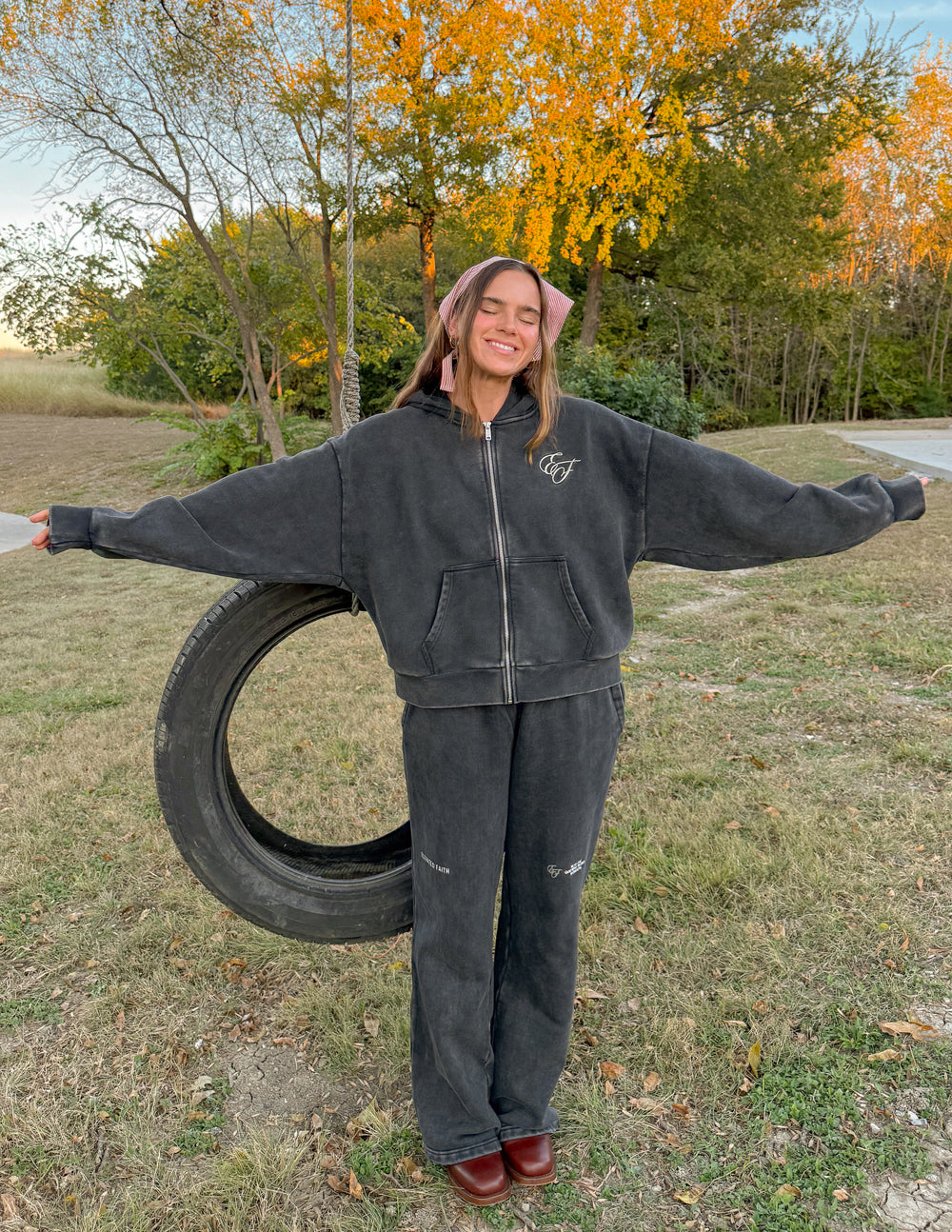 GOD OF MIRACLES WIDE LEG SWEATPANT