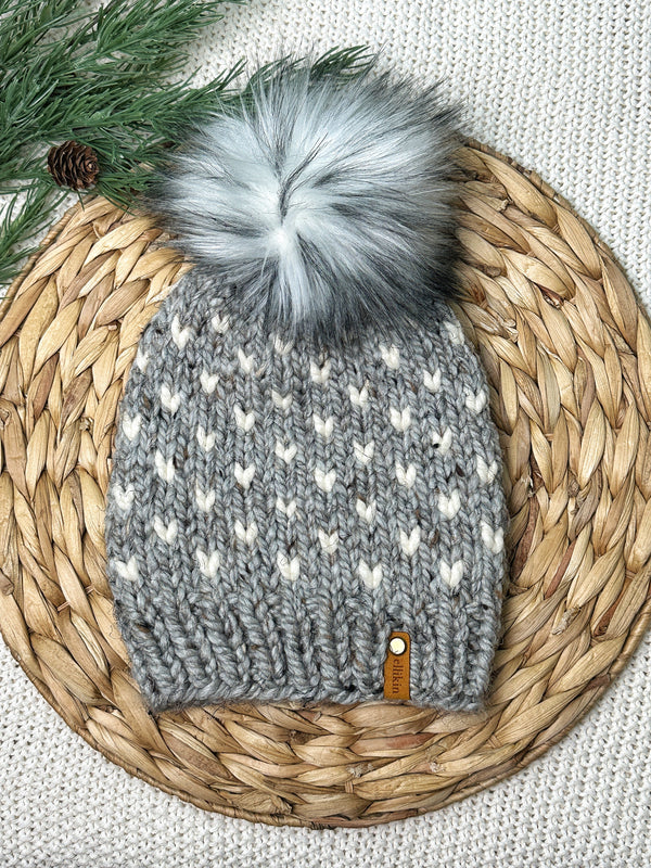 LITTLE HEARTS BEANIE IN GREY MARBLE