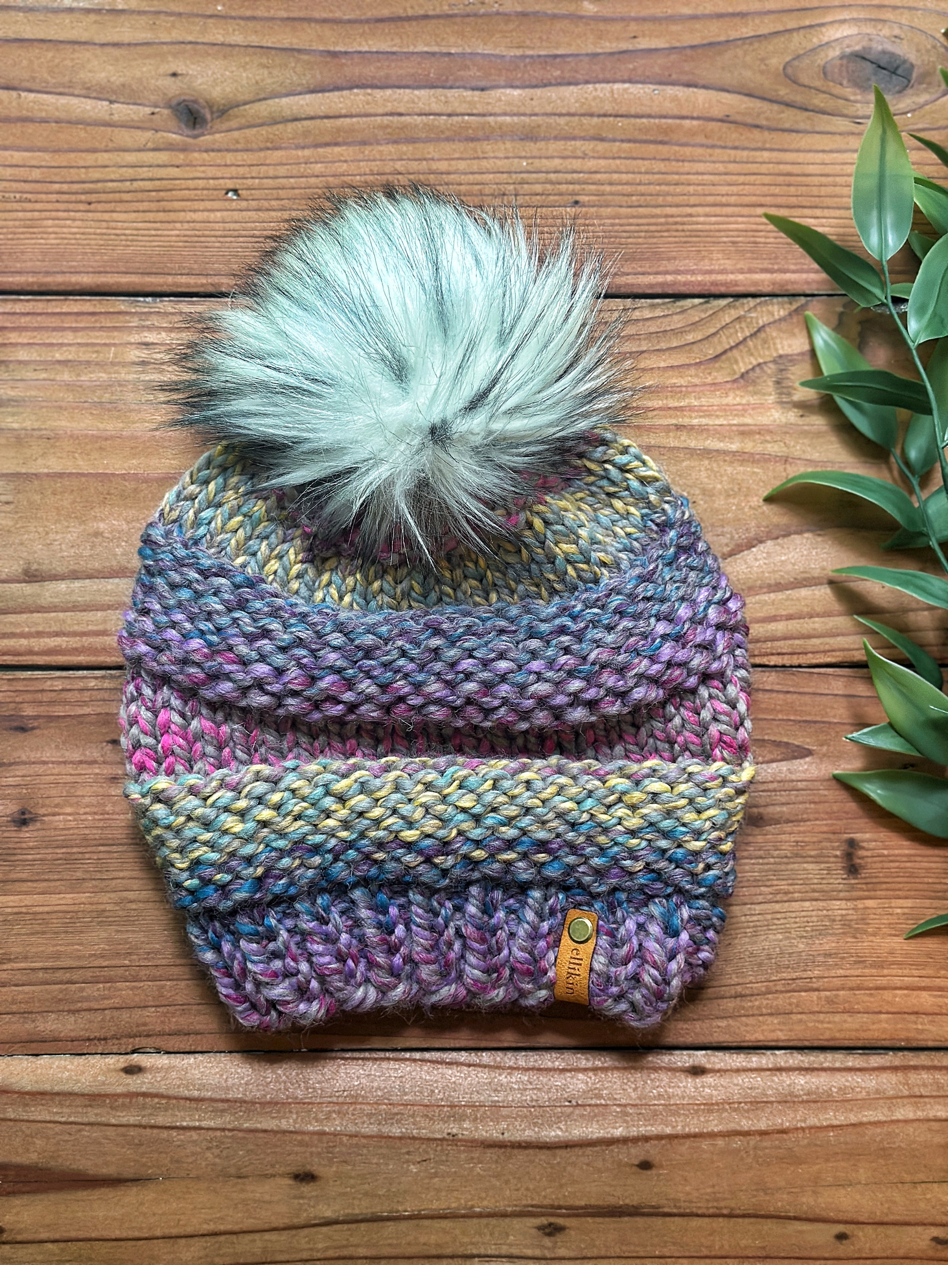 LOLA BEANIE IN ASTROLAND