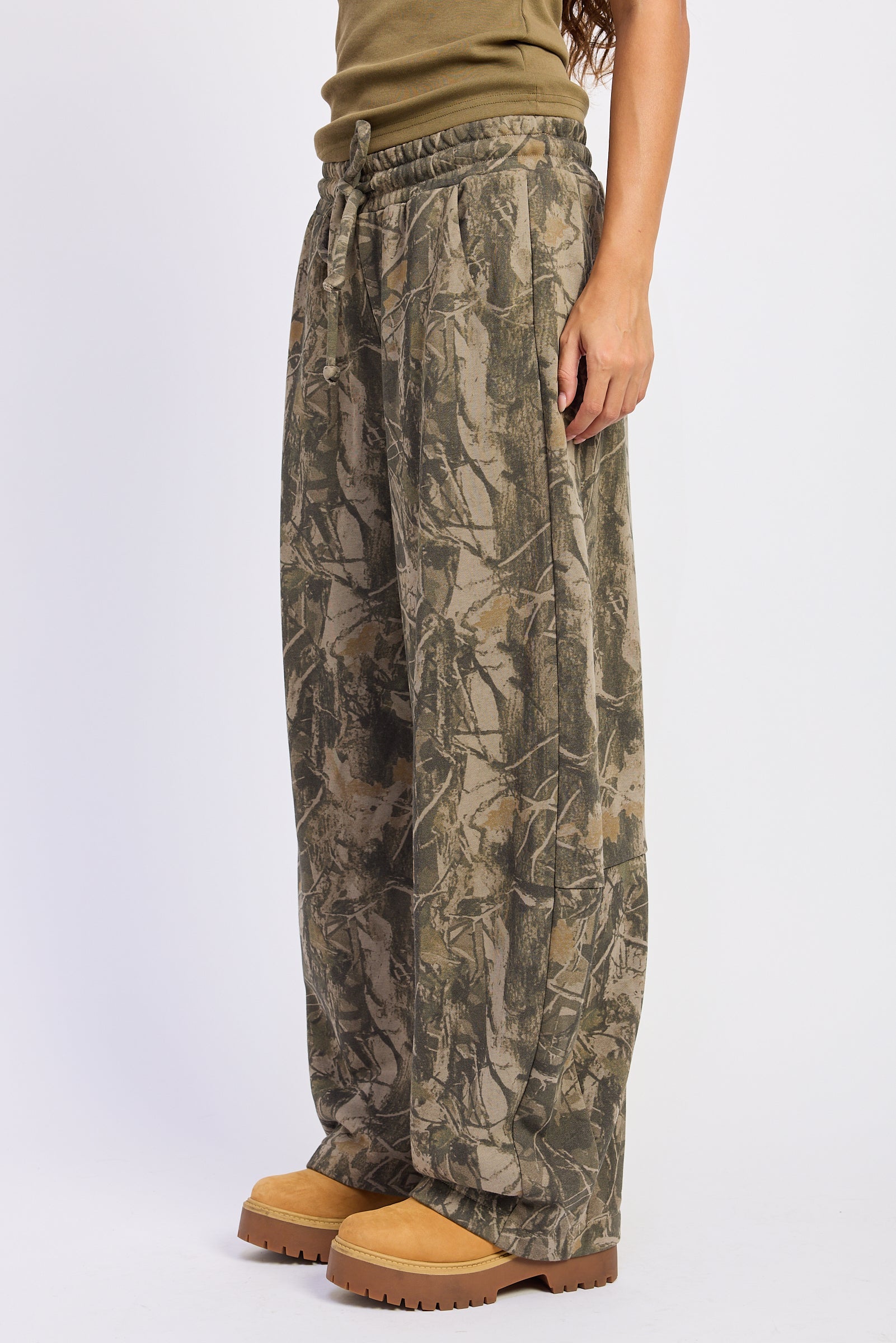 ALINA CAMO BARREL PANTS