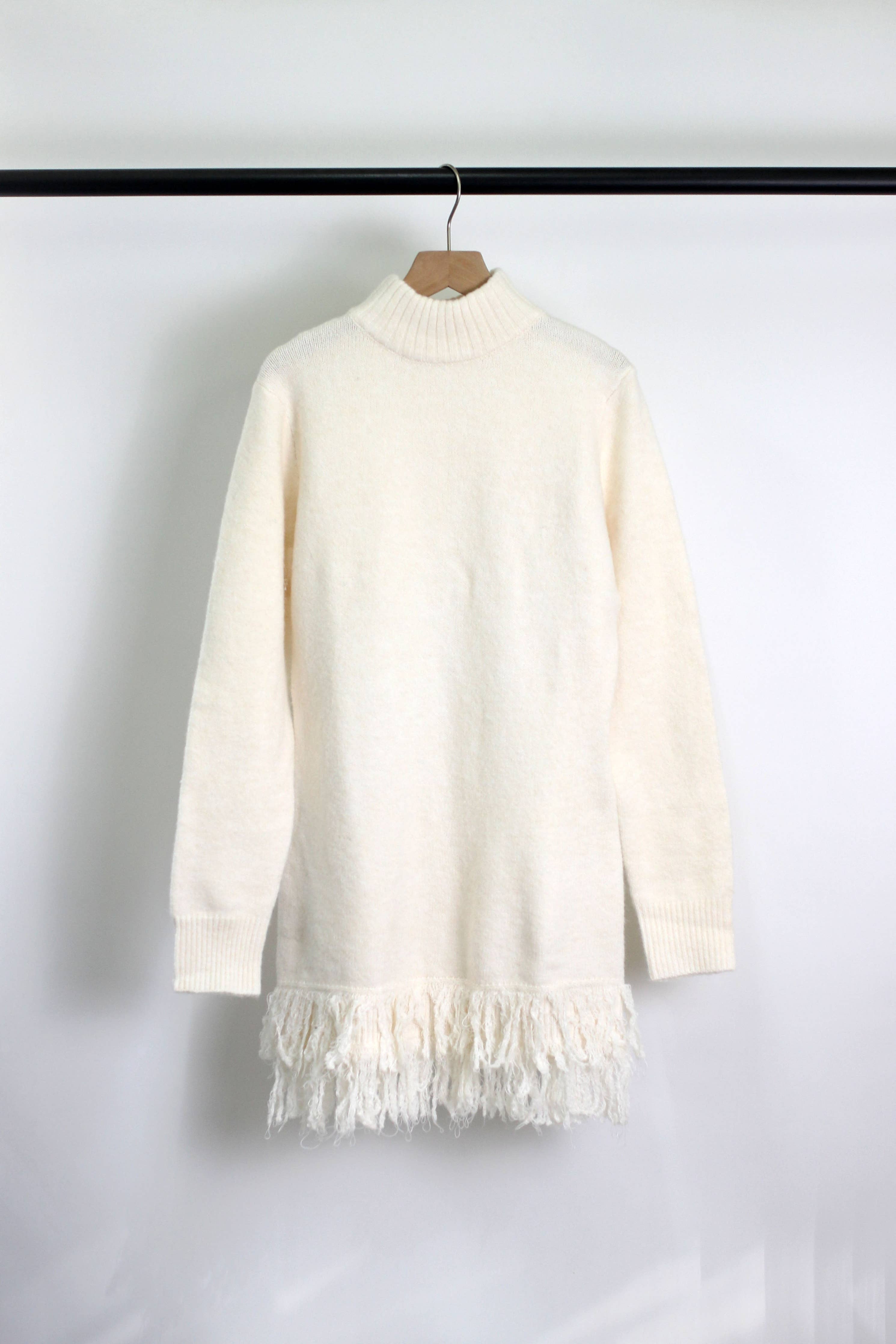 KNIT SWEATER DRESS WITH FRINGED HEM