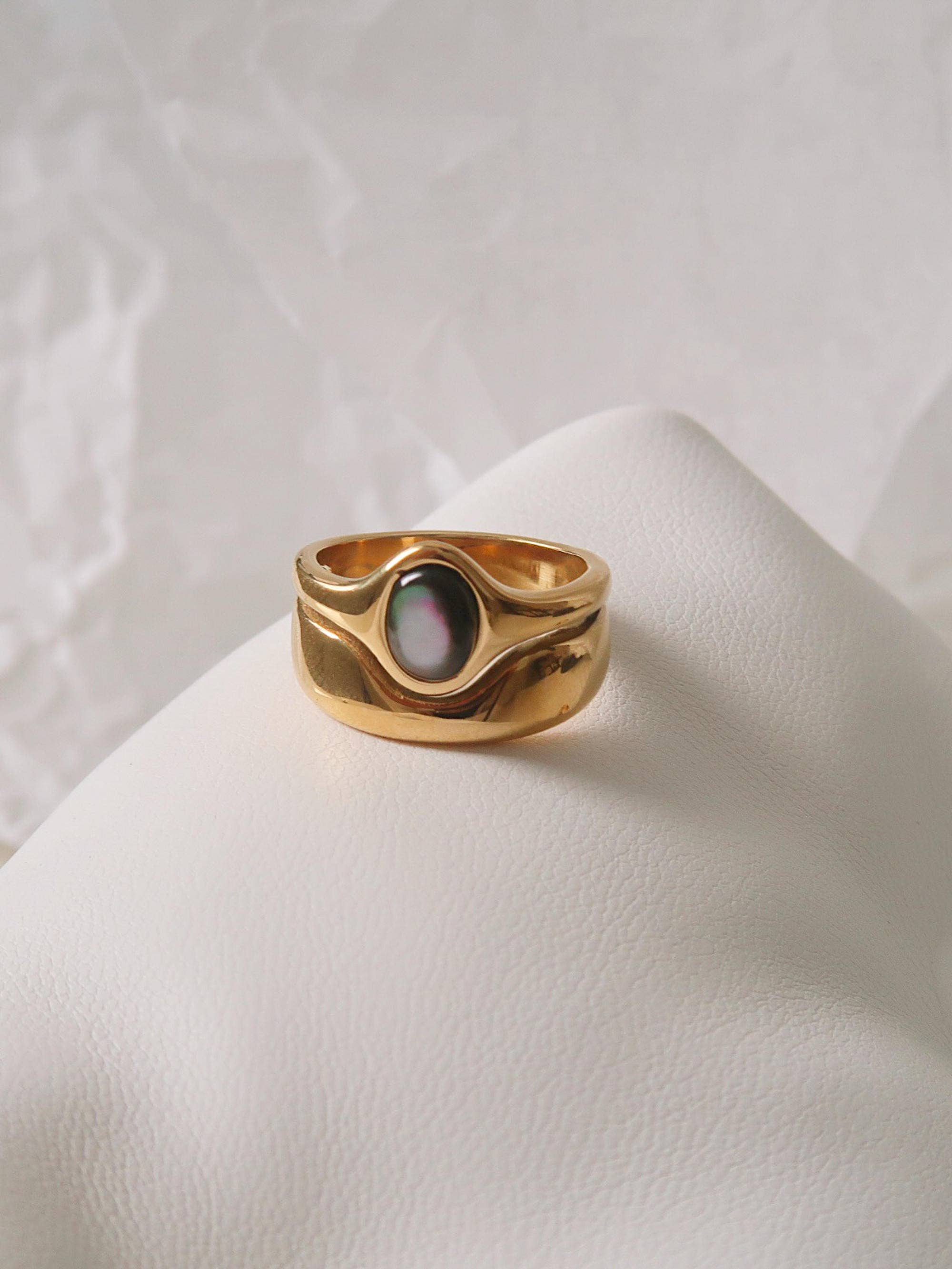 ALOUETTE 18K YELLOW GOLD NON-TARNISH STONE WAVE RING