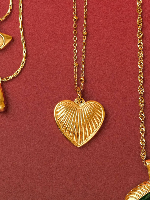 AMORA 18K GOLD DAINTY HEART NECKLACE