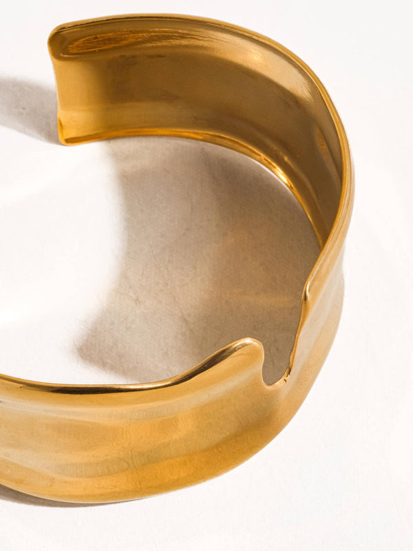 CLYDE 18K GOLD NON-TARNISH ABSTRACT BOLD BANGLE
