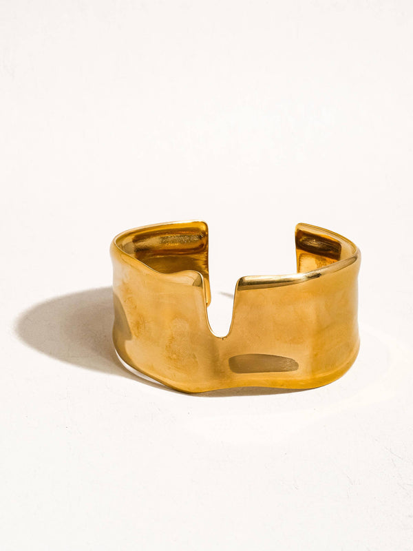 CLYDE 18K GOLD NON-TARNISH ABSTRACT BOLD BANGLE