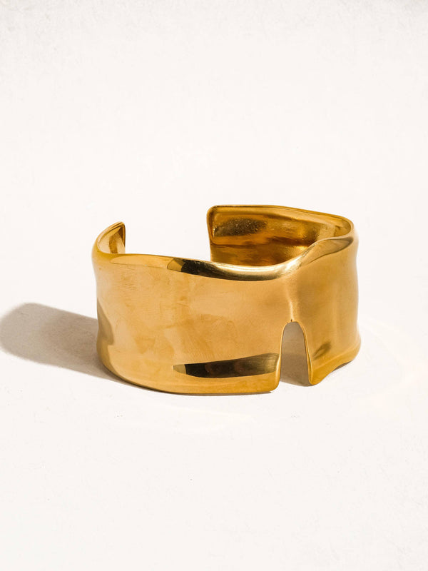 CLYDE 18K GOLD NON-TARNISH ABSTRACT BOLD BANGLE