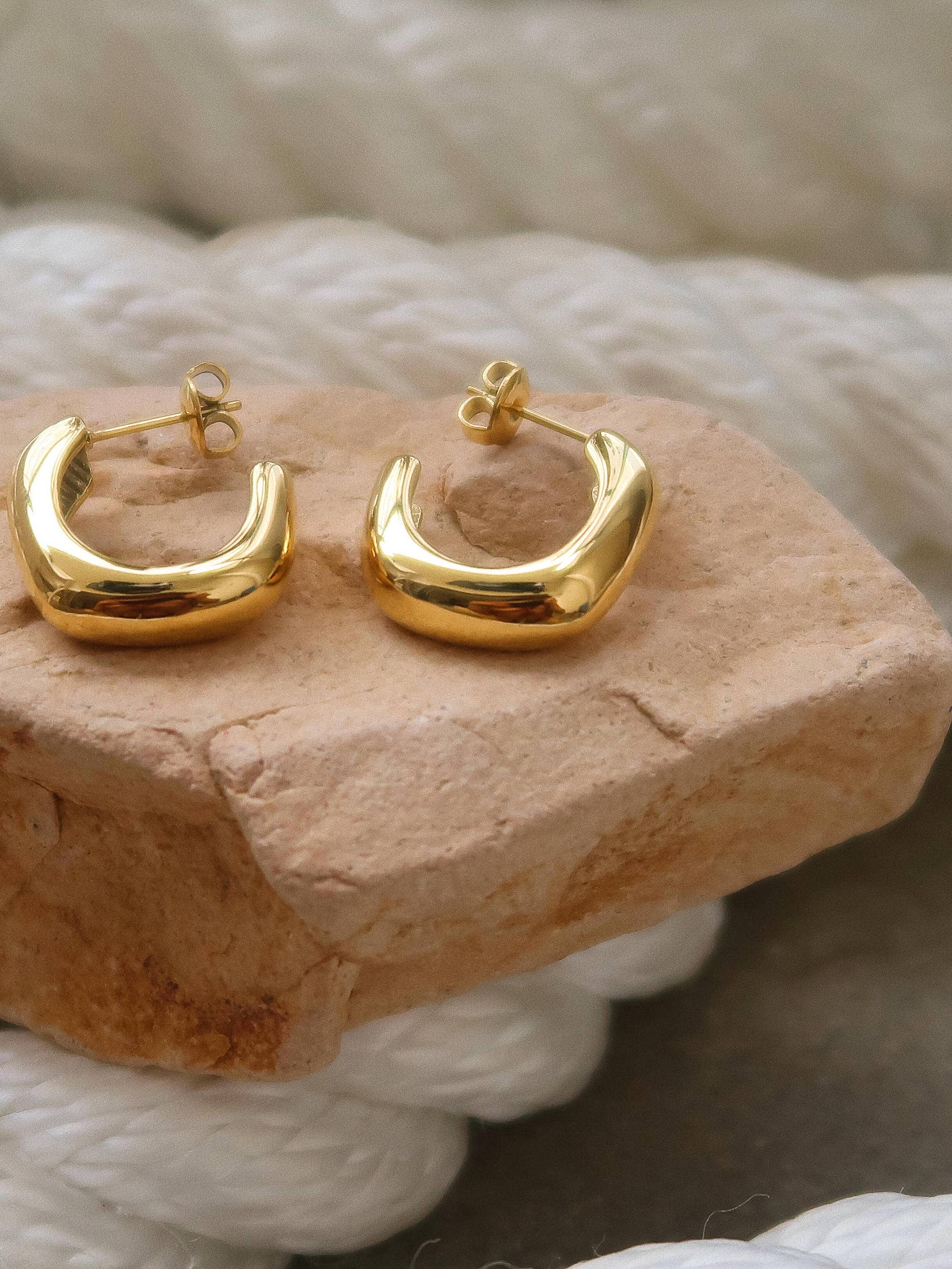 DEMI 18K GOLD NON-TARNISH C HOOP EARRING