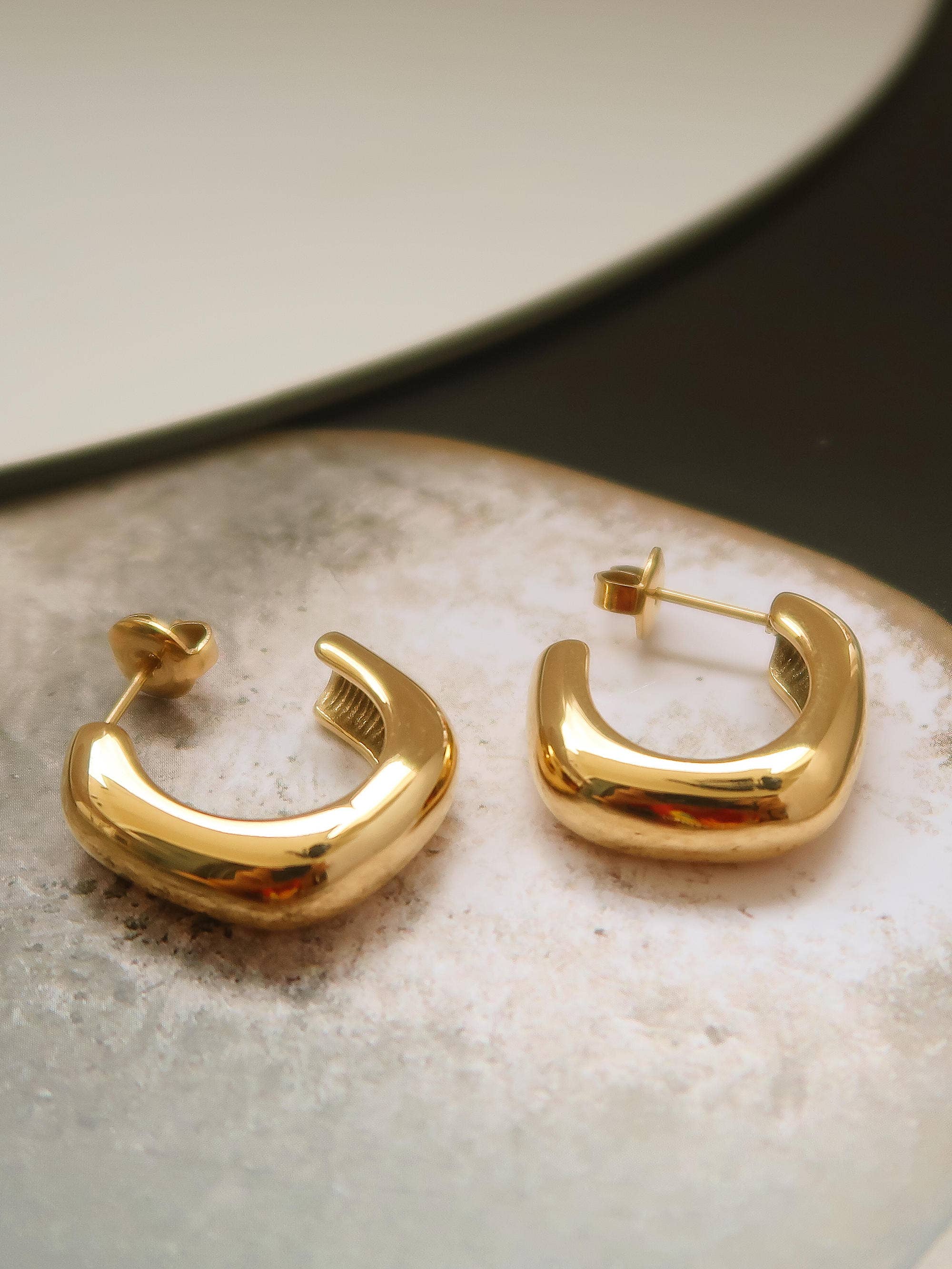 DEMI 18K GOLD NON-TARNISH C HOOP EARRING