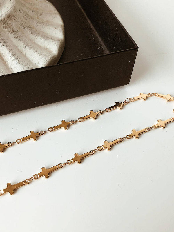 DILARA 18K GOLD NON-TARNISH CROSS CHOKER