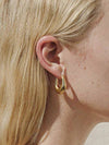 QUINN 18K CLASSIC DROPLET HOOP EARRING