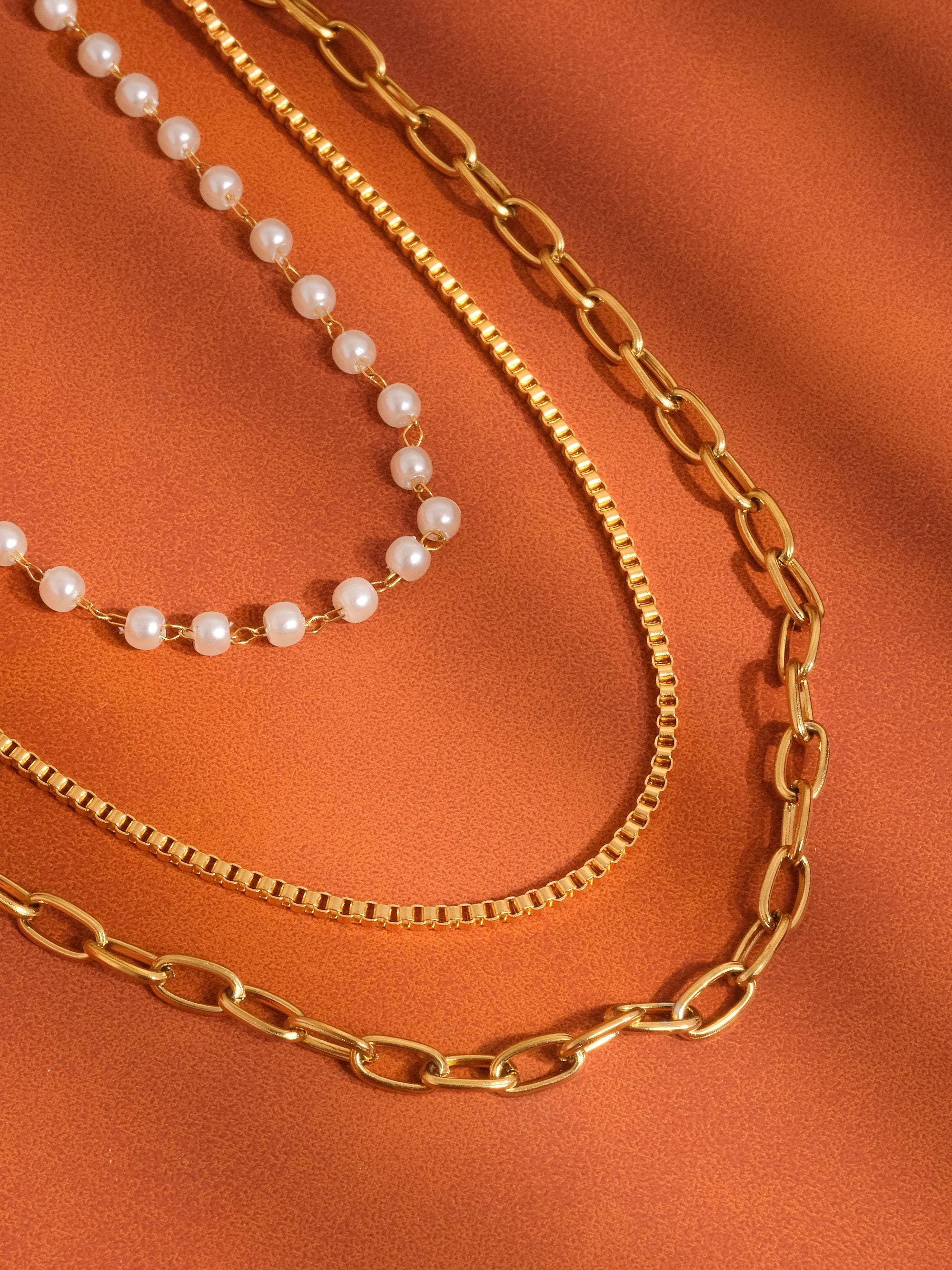 CADEAUX 18K GOLD NON-TARNISH NECKLACE