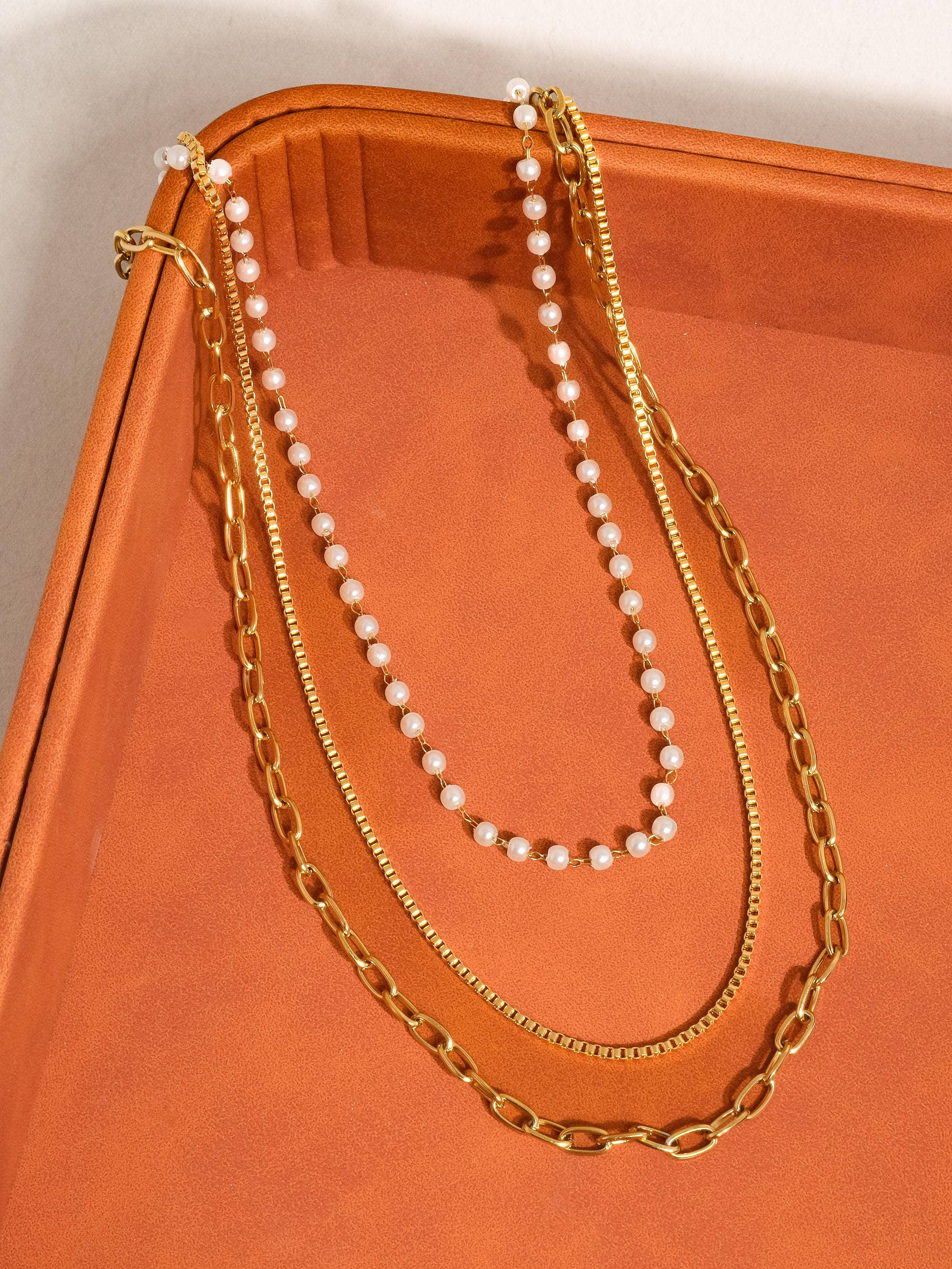 CADEAUX 18K GOLD NON-TARNISH NECKLACE